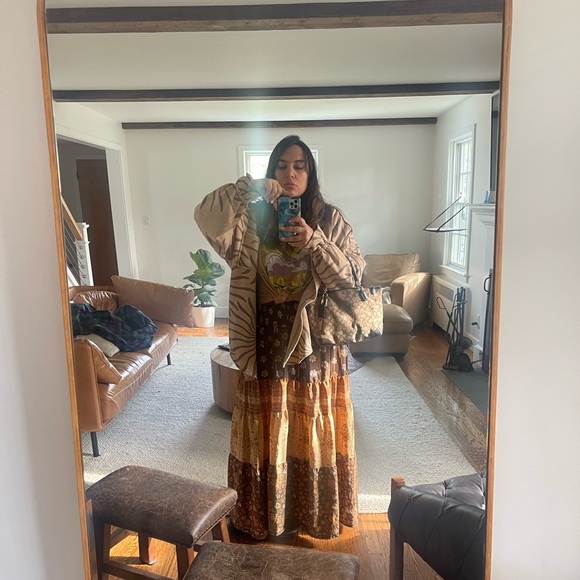 Meet your Posher, Carly - Picture 2 of 4